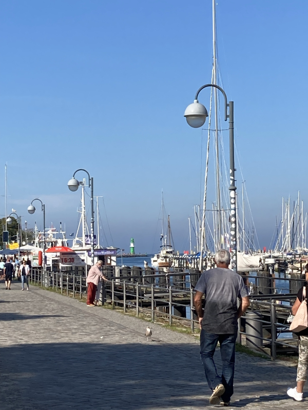 Die Promenade in Warnemünde (3)